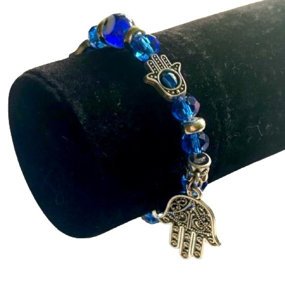 NEW Evil Eye Blue Beaded Stretch Bracelet With Silver Tone Hamsa Charm - Picture 4 of 5